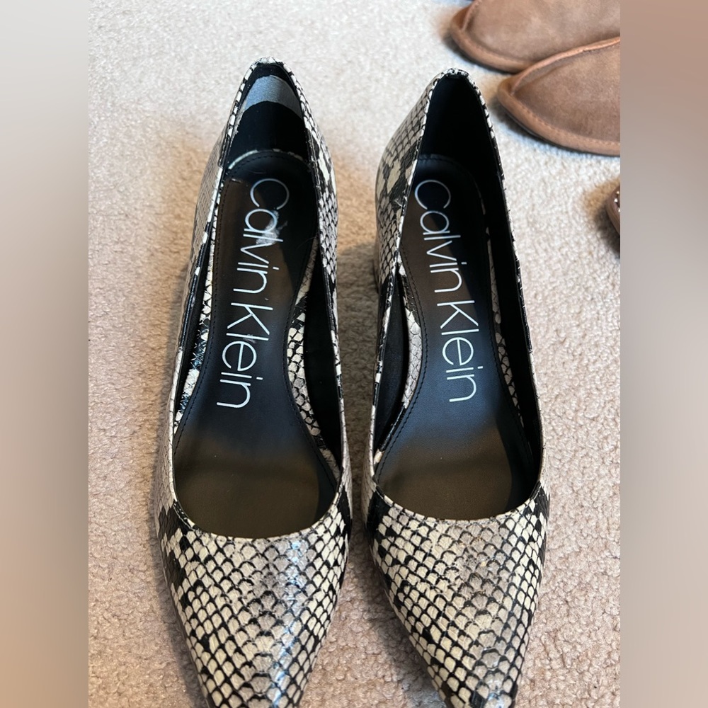 Calvin Klein snake print shoes size 9.5